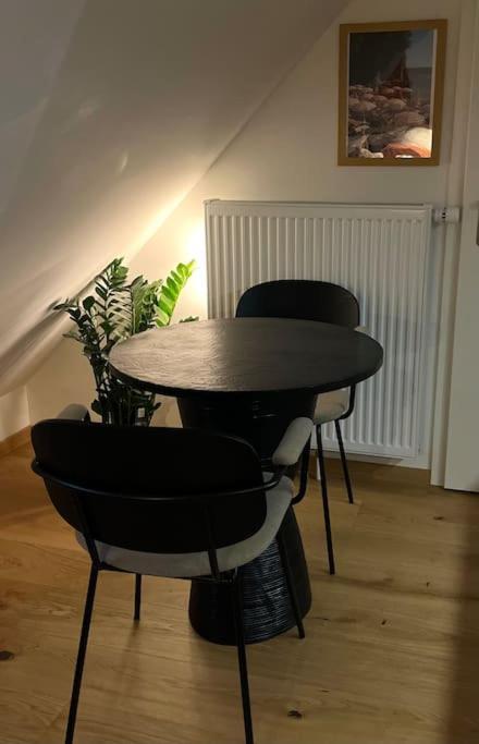 & Modern Penthouse-studio With Balcony & Air-condition Apartamento *