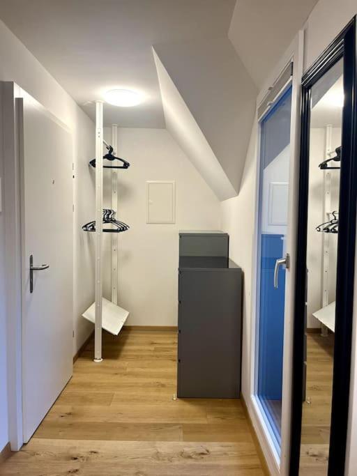 & Modern Penthouse-studio With Balcony & Air-condition Appartement *